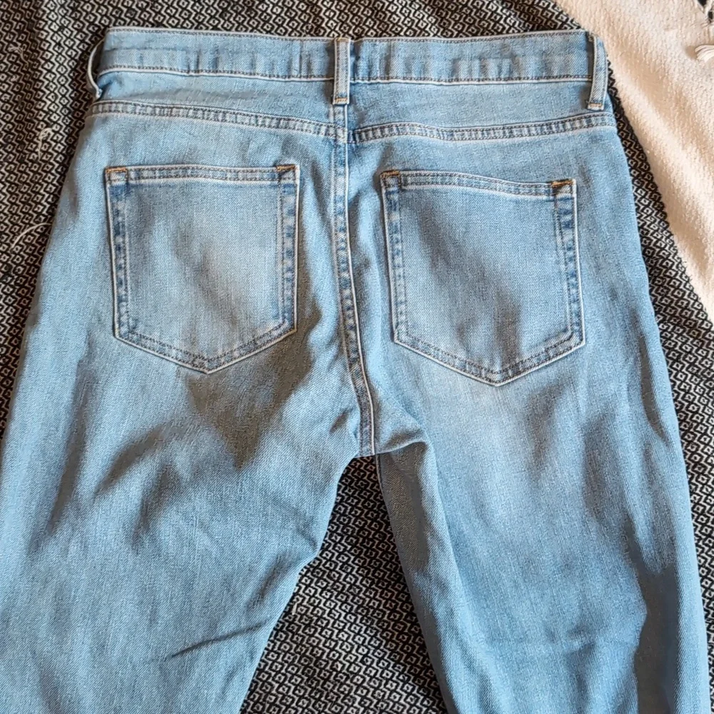 Everlane | light wash skinny ankle jeans - Picture 5 of 9